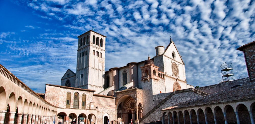 Religious Tuscany and Umbria with Lunch&WineTasting Fullday from Rome