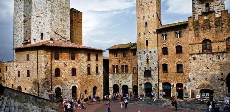 Siena Monteriggioni San Gimignano with Lunch&WineTasting Fullday from Rome